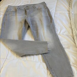 Light Gray women’s Old Navy Rockstar Skinny Jeans - Distressed Hem size 16